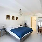 500 Les Bardons Prestige And Comfort *
