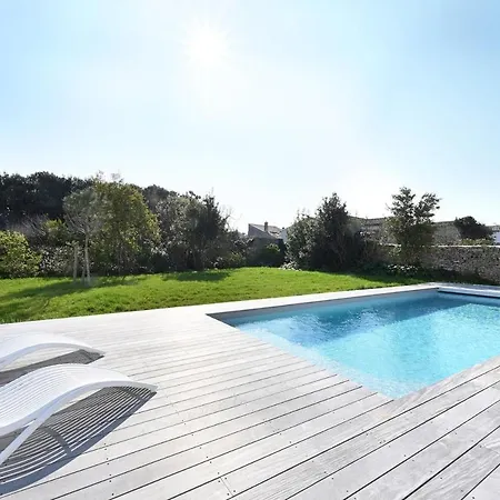 Villa 500 Les Bardons Prestige And Comfort